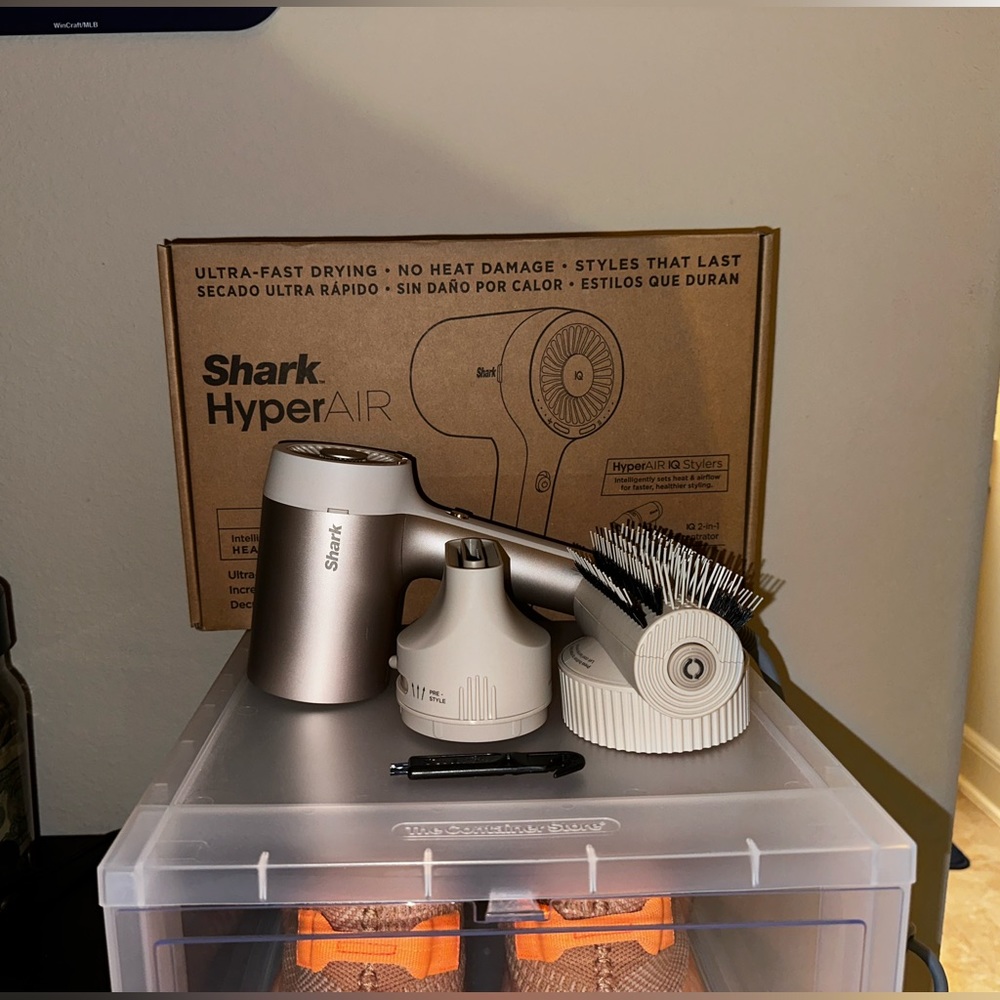Shark hyper air IQ hair dryer